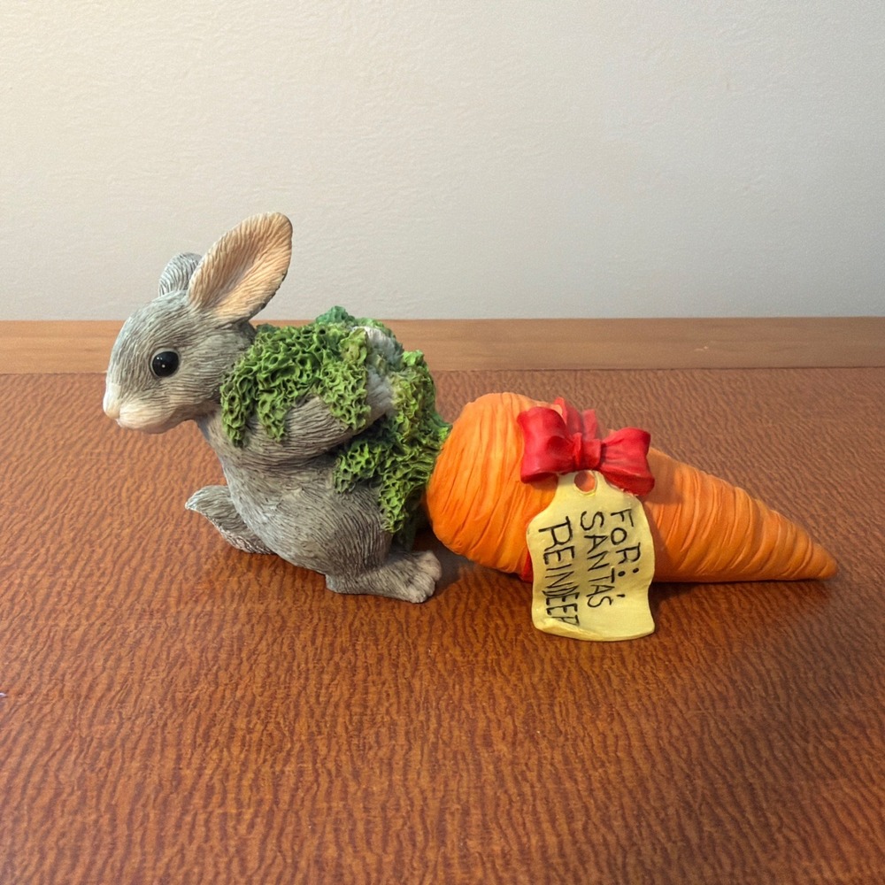 Charming Tails - Made For Silvestri Mouse Snack For Santa's Reindeer
